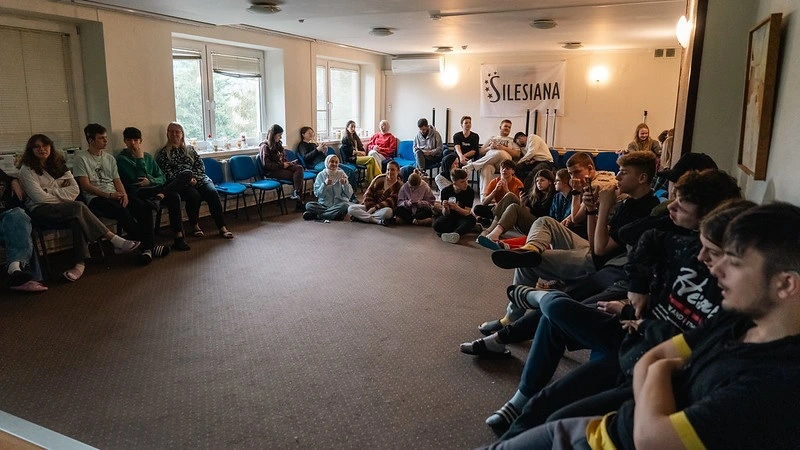Zespół w trakcie pracy kreatywnej
